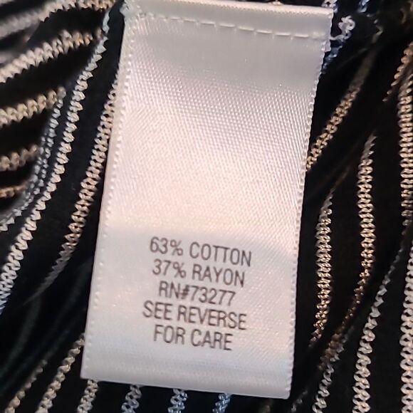 Dana Buchman sz L geometric design black and gray tunic top - Picture 9 of 10